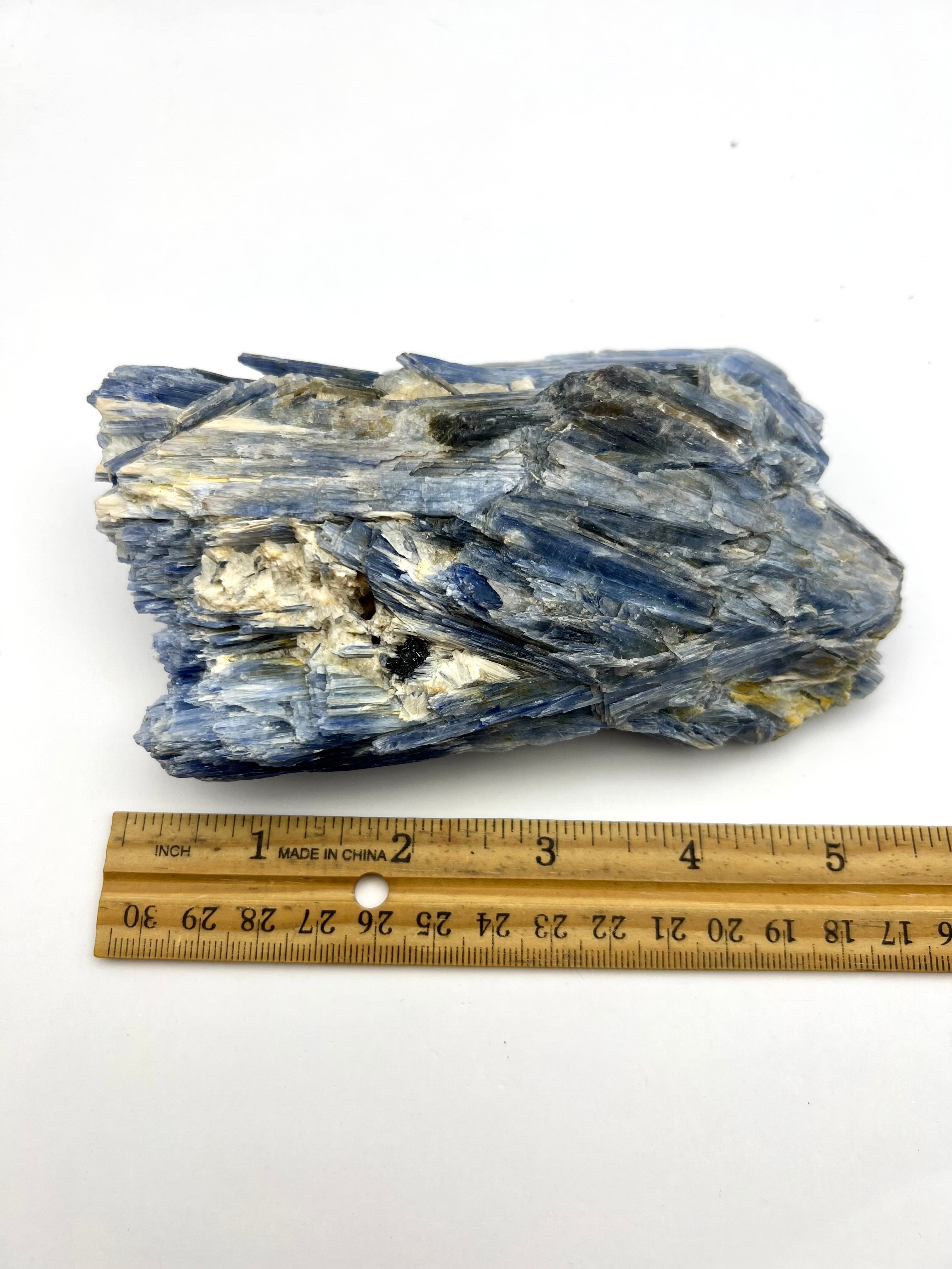Blue kyanite - Earthly Secrets
