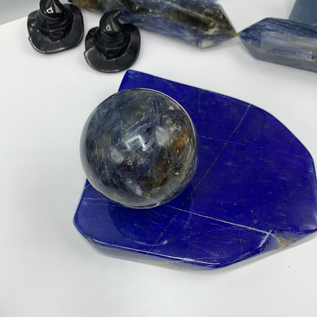 Kyanite sphere G - Earthly Secrets