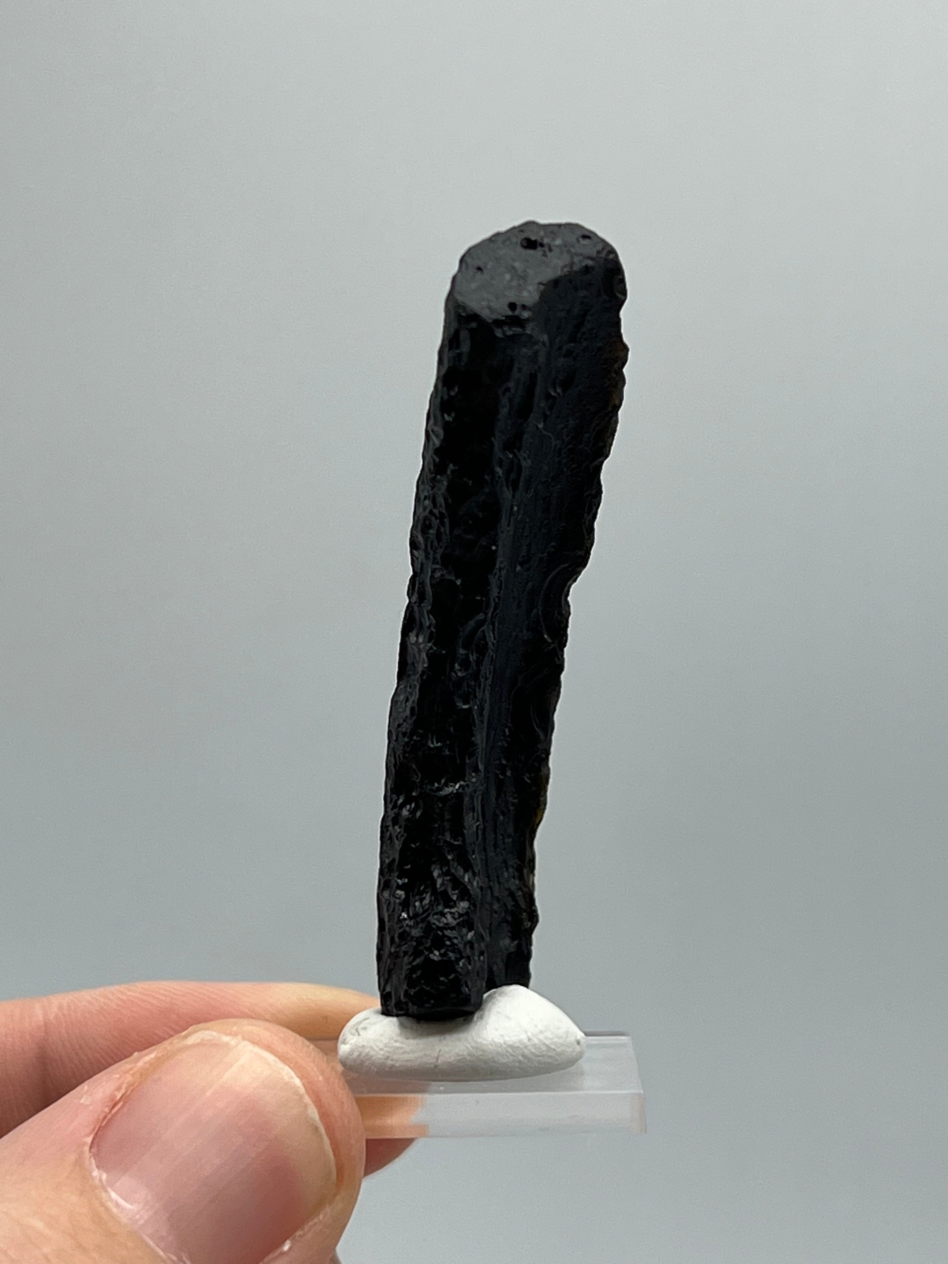 Tektite from Thailand H 13.7g - Earthly Secrets
