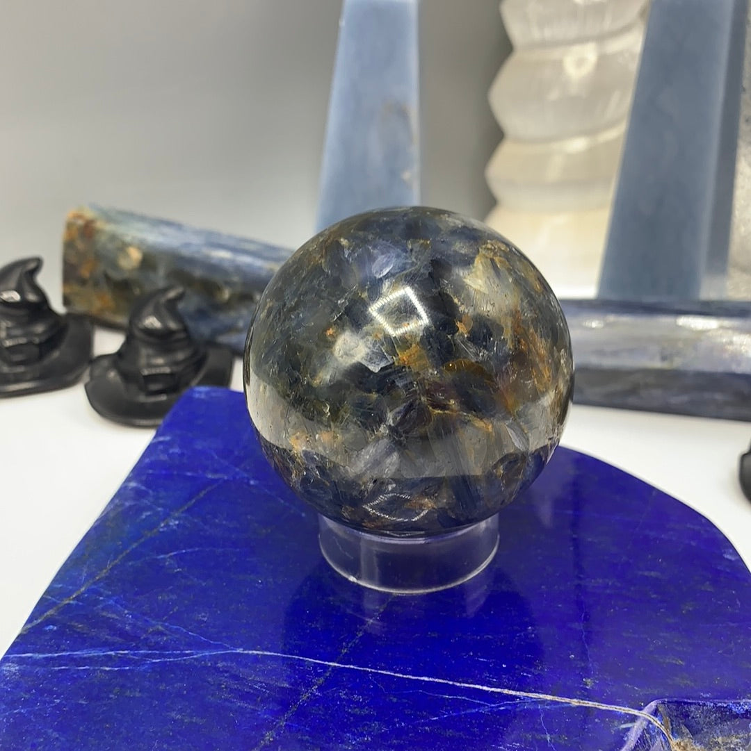 Kyanite sphere AA - Earthly Secrets